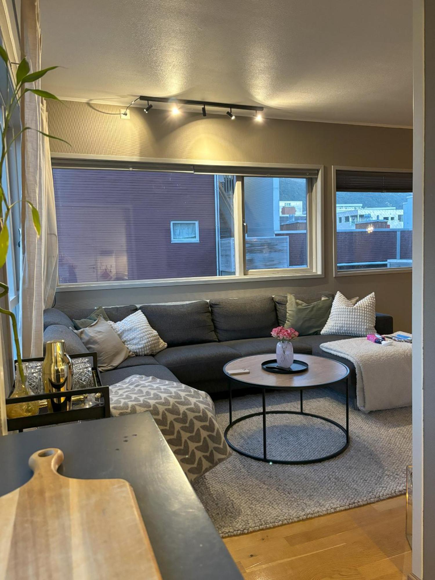 Apartment Sentrumsnaer Midt I Sentrum